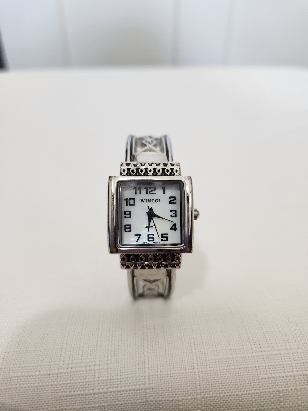 WINCCI Silver Tone Square Face Bracelet Wrist Watch - White Dial